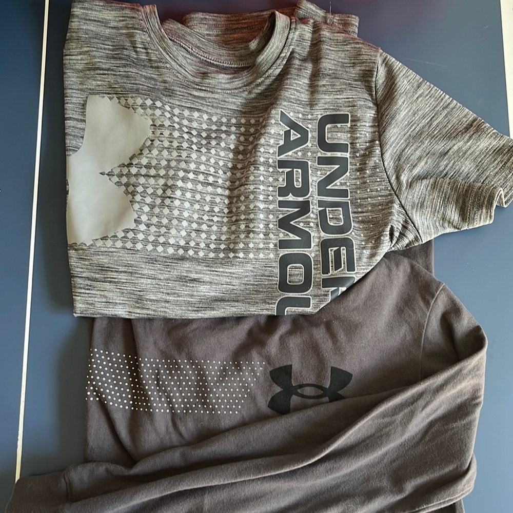 1 long sleeve gray under Armour shirt. 1 short sleeve under Armour t-shirt Xl